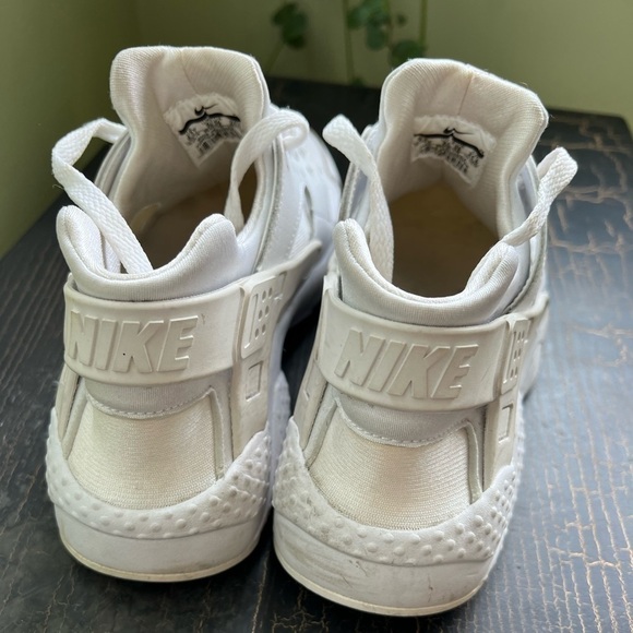 Nike air huarache Run Gs Triple white 6.5  Youth size or 24.5 cm women - Picture 2 of 9